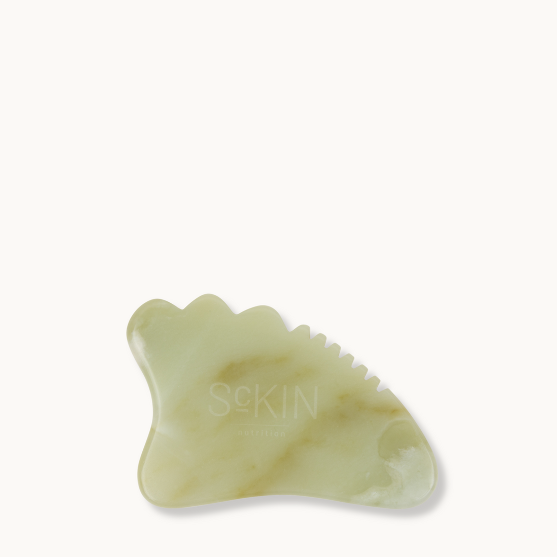 ScKIN Jade Guasha van pure jade met golvende rand en kamzijde